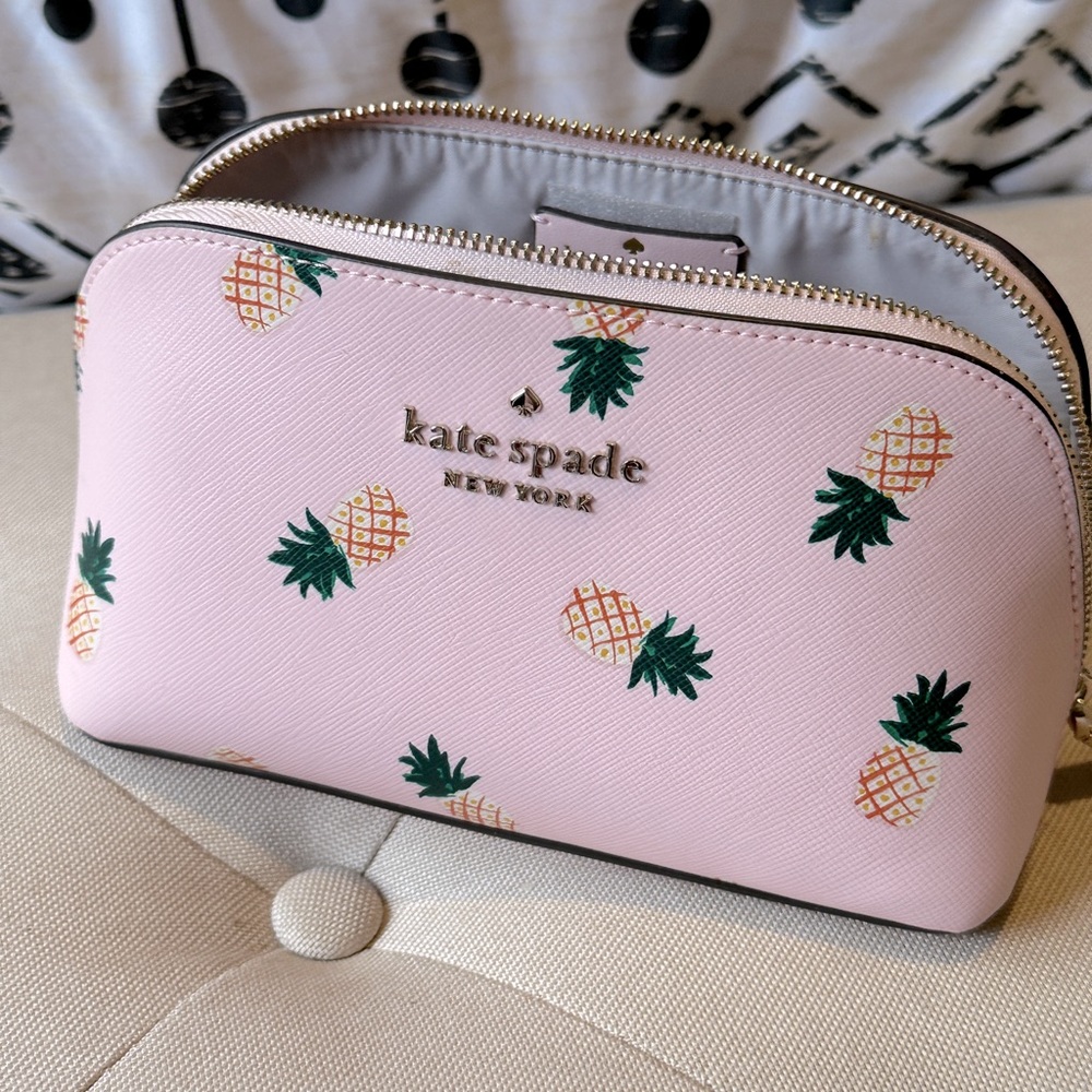 Kate Spade Small Pineapple Makeup
Bag Cometic Bag